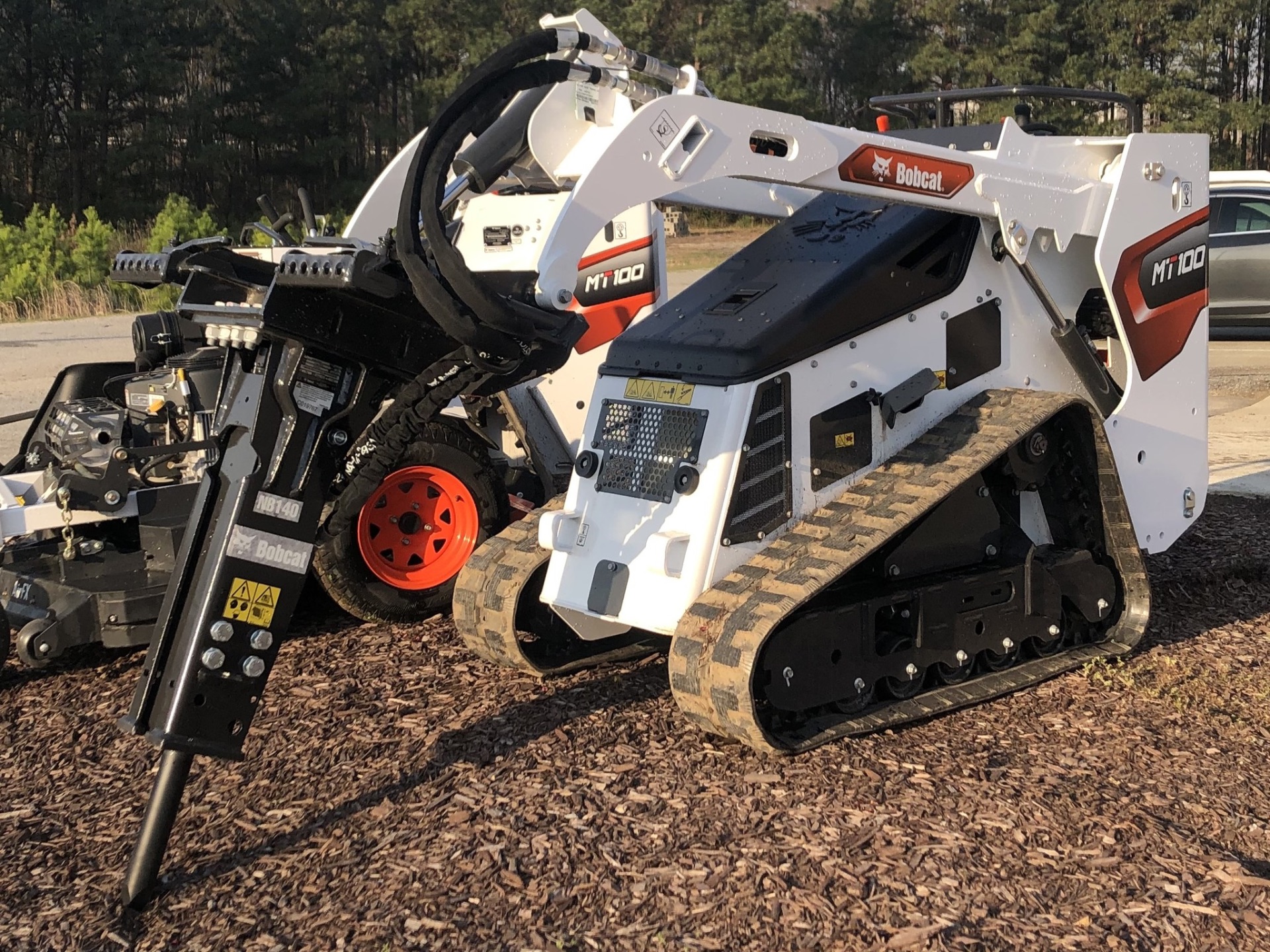 MT100 Hydraulic Breaker