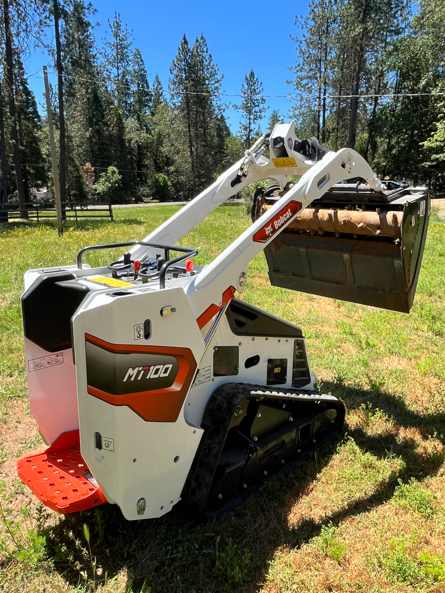 MT100 Hydra Bucket